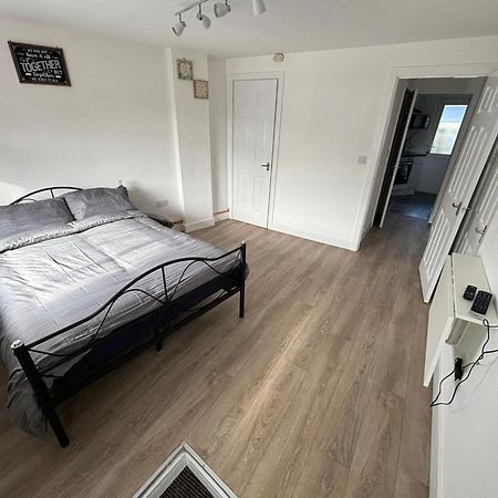 Modern & Cozy Gem - 10Min To City Center - Parking York Exteriör bild